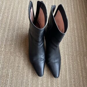 Jcrew Black Kitten Heel Ankle Boots in size 8.5